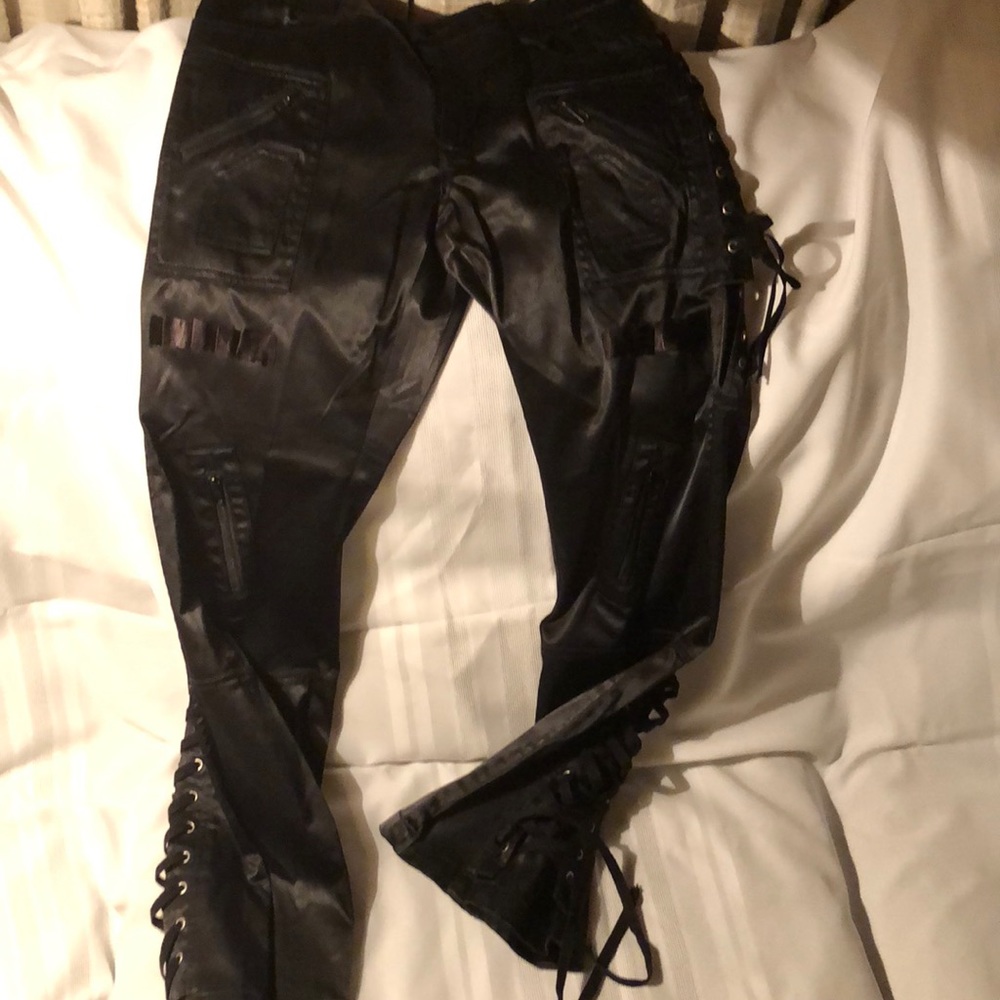 Black cotton,polyester,spandex pants.